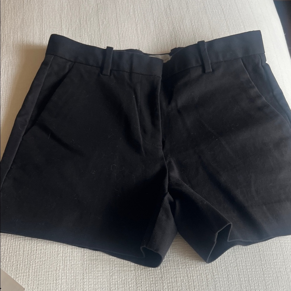 GAP Black Flat-Front Women’s shorts